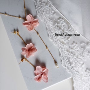 Collier de dos fleurs séchées vieux rose Hortensias blancs, crème bordeaux chaîne or Satellite bijou de dos fleurs tendance bohème chic. image 9