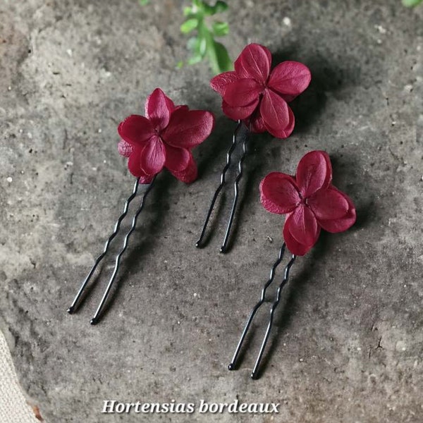 Trois pics à chignon à fleurs d'Hortensias stabilisés bordeaux- pics pour coiffure de  mariée et demoiselles d'honneur- tendance bohème.