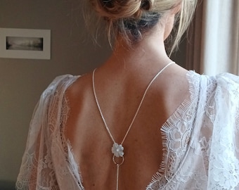 Wedding backless necklace - y-shaped backless jewelry - white or cream flower - silver or gold chain - chic and boho trendy bridal jewelry.