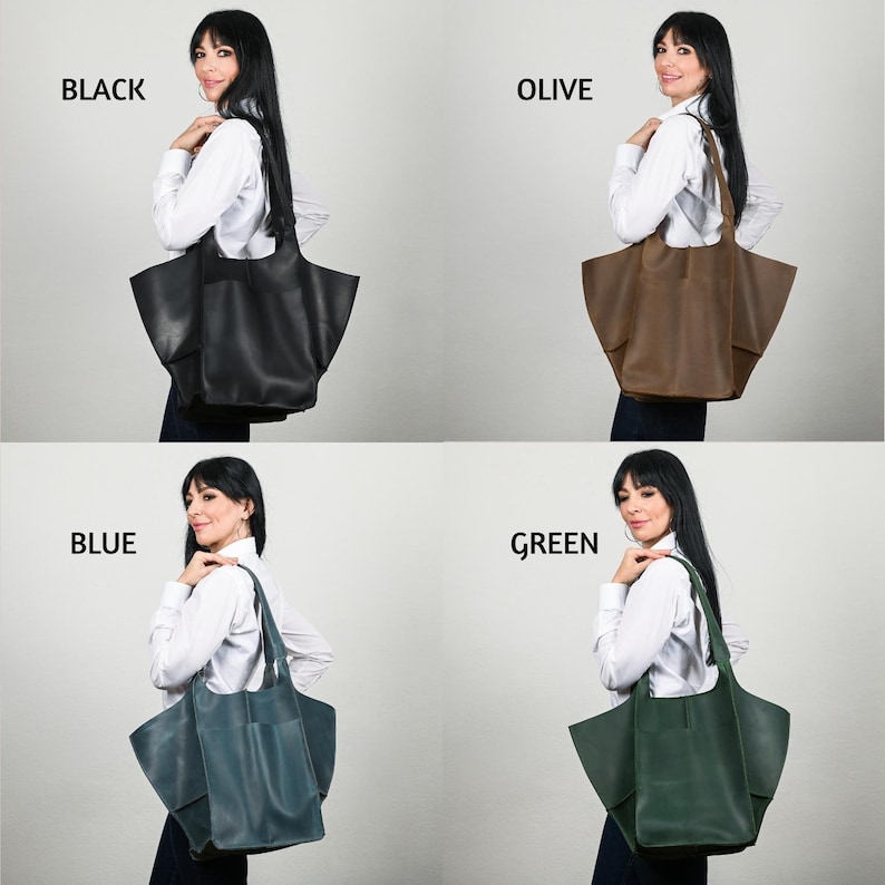 Puede incluir: Se muestran cuatro bolsos tote grandes en negro, oliva, azul y verde. Cada bolso se muestra con una mujer que lleva una camisa blanca. Los bolsos tienen un dise&ntilde;o minimalista con un interior espacioso y bolsillos exteriores.