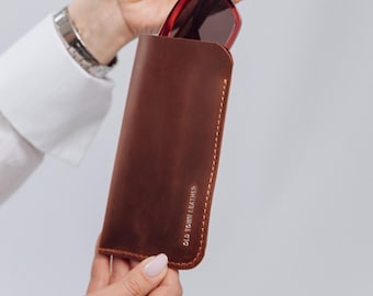 Case for glasses, Leather glasses case, Personalized case, Gift for a woman, Gift for a man, Convenient eyeglass case