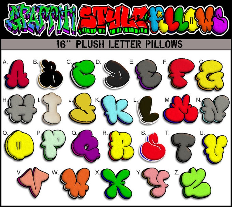 Op de afbeelding: Een set van 26 kleurrijke pluche letterkussens in graffiti-stijl. Elke letter is 40,6 cm hoog en heeft een uniek, gedurfd ontwerp. De letters zijn in alfabetische volgorde gerangschikt.