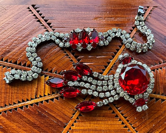 Amazing Hobé Ruby Red Rhinestone Dangle Brooch & … - image 3