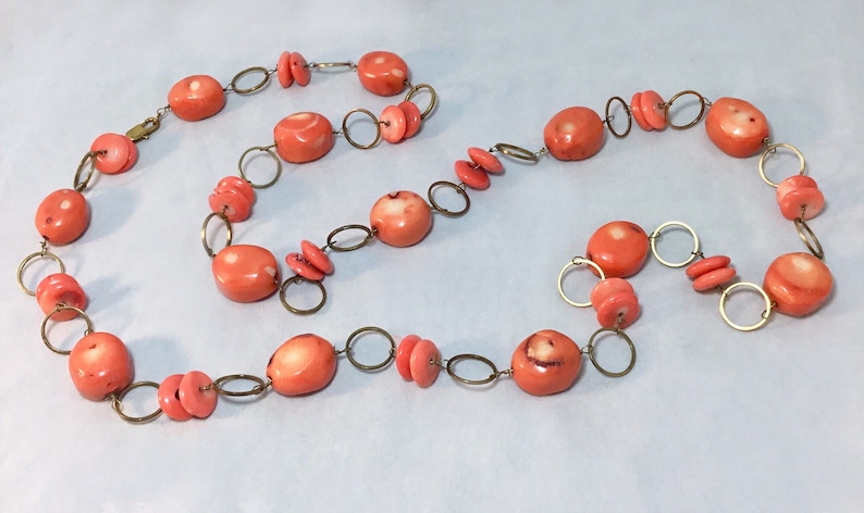 Antique Natural Salmon Pink /& Red Orange Coral Gold tone Link Necklace