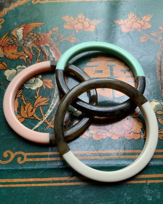 3 Vintage Duo Tone Bakelite Bangles in Pastel & T… - image 6