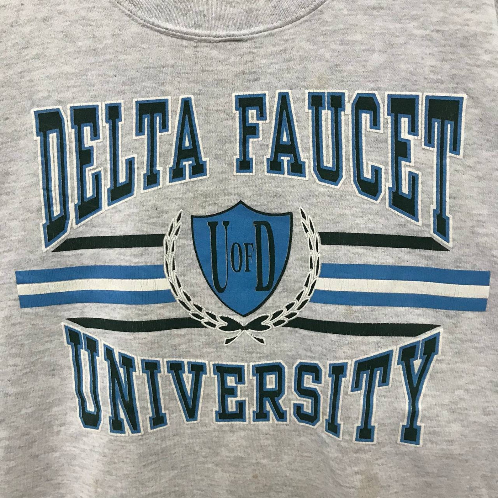 Vintage DELTA FAUCET UNIVERSITY Emblem Logo Grafik Crew Neck Etsy