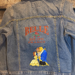 Återvunnen jeansjacka, Skönheten och odjuret Belle-broderi, strassdetaljer