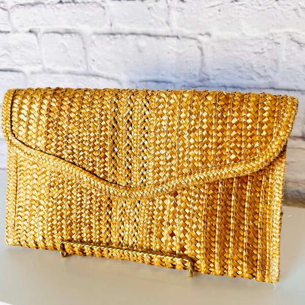 Vintage straw clutch handbag