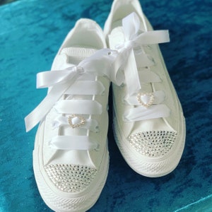 White mono converse with crystal