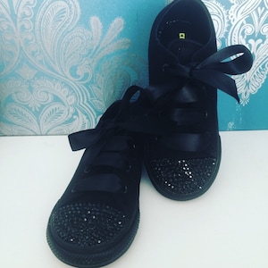 Black mono crystal converse