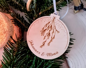 Personalisierte Weihnachtskugel als Weihnachtsgeschenk Freundin - Weihnachtskugeln mit Namen - Christbaumschmuck Holz / Acryl