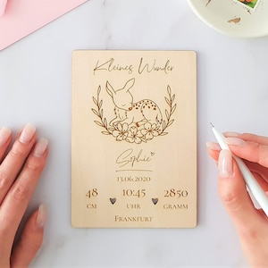 Carte de voeux de naissance et baptême personnalisée en bois pour bébé fille - carte en bois à poser