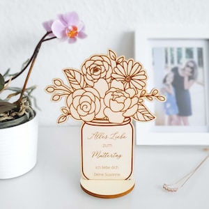 Karte zum Muttertag aus Holz  - Muttertagskarte zum Aufstellen mit Blumenstrauß im Glas - Personalisierbar Namen - Muttertagsgeschenk Blumen