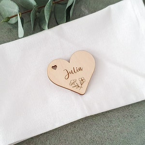 Namensschilder Hochzeit HERZ - Personalisierte Tischkarten Holz für Tischdeko Hochzeit - Platzkarten für Deko Hochzeit, Taufe, Geburtstag