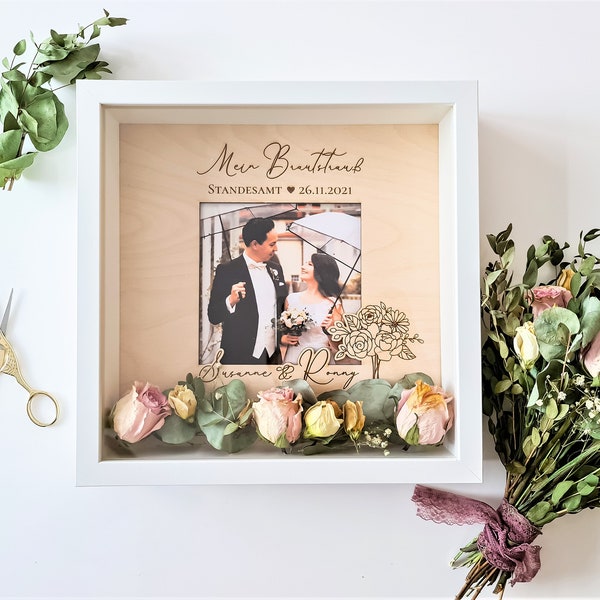 Storing the Bridal Bouquet - Personalized Photo Frame for Dried Flowers