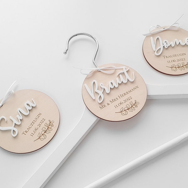 Personalisierter Anhänger für Braut Kleiderbügel - Holz Hochzeitsanhänger Name Brautjungfern - Geschenk zur Hochzeit