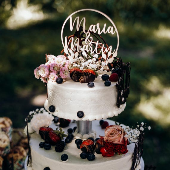 Mr & Mrs Holz-Torten-Topper – Personalisiert Mit Namen & Datum, Rustikale Hochzeits-Deko Für Torte (Style 02)