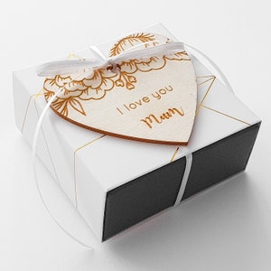 Cadeau personnalisable pour la fête des mères ou un anniversaire : "Je t'aime maman" - coffret cadeau avec pendentif coeur - idée cadeau photos de cartes DIY