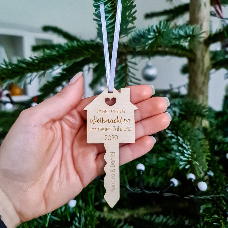 Personalized Christmas Tree Dekoration with Name Our New Home Key Ornament Bild 4