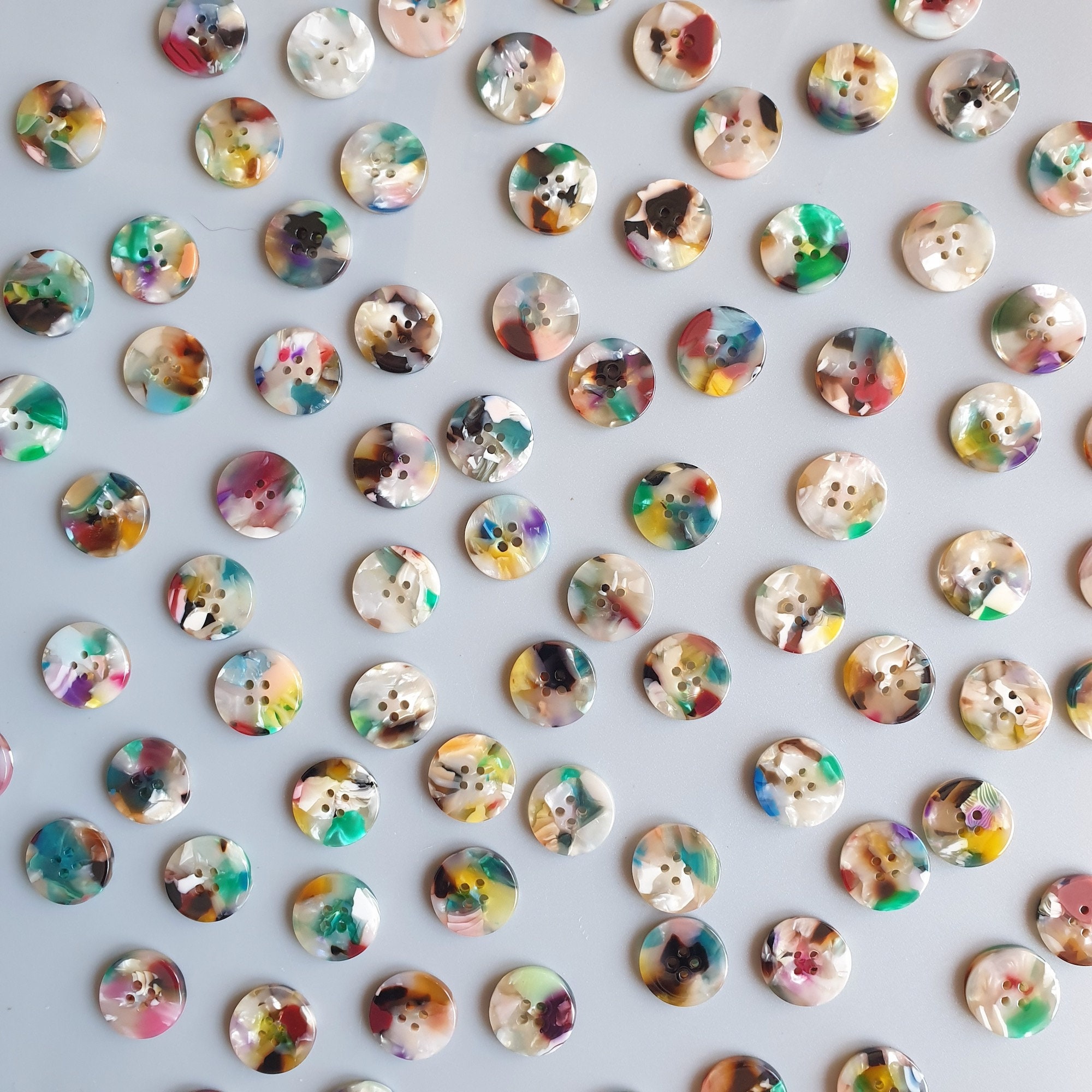 Boutonnage artistique (taille d'une chemise 15 mm) France