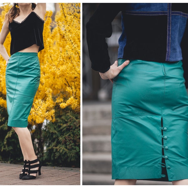 Stunning Vintage Green Leather Midi Pencil Skirt - Timeless Treasure for Vintage Lovers