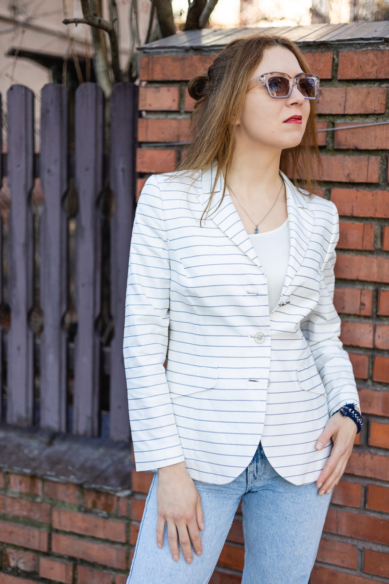 Chic Women's Vintage Jacket White Stripes in Luxurious Cotton and Silk image 3