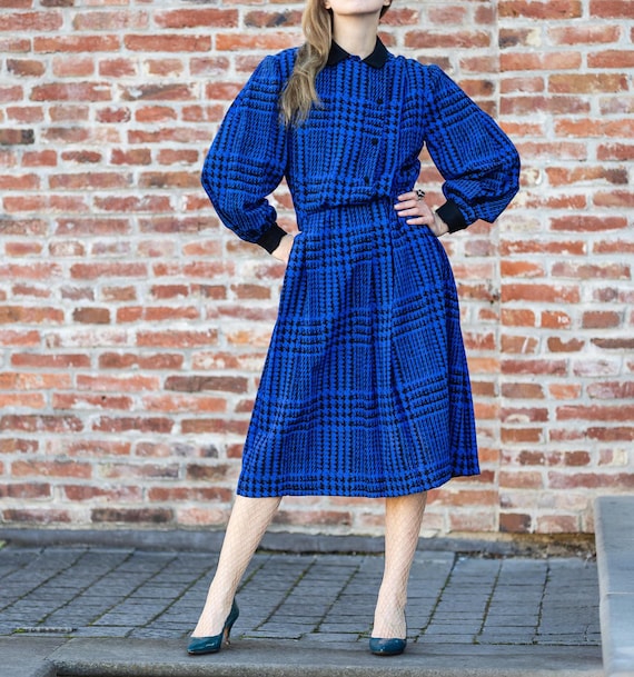classic houndstooth dress Houndstooth Dress * Sleeveless Houndstooth Midi * Black Elastic Belted *