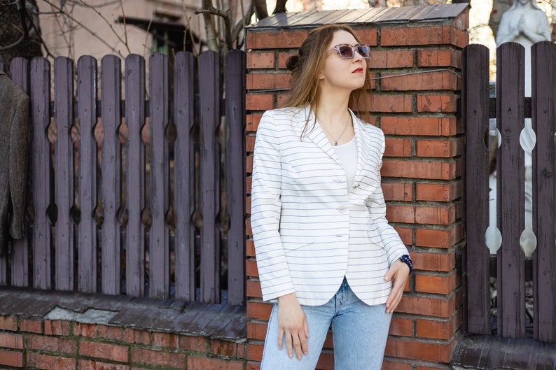 Chic Women's Vintage Jacket White Stripes in Luxurious Cotton and Silk image 2