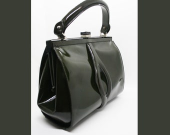 Original 50s/60s vintage handbag dark green patent leather with stylish metal clasp solid leather handmade rare