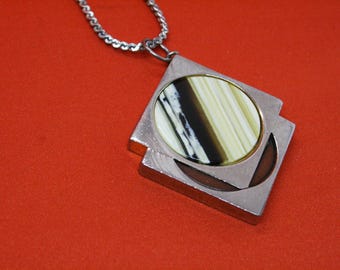 Pendentif Vintage Pierre Cardin – Métal Doré Et Strass