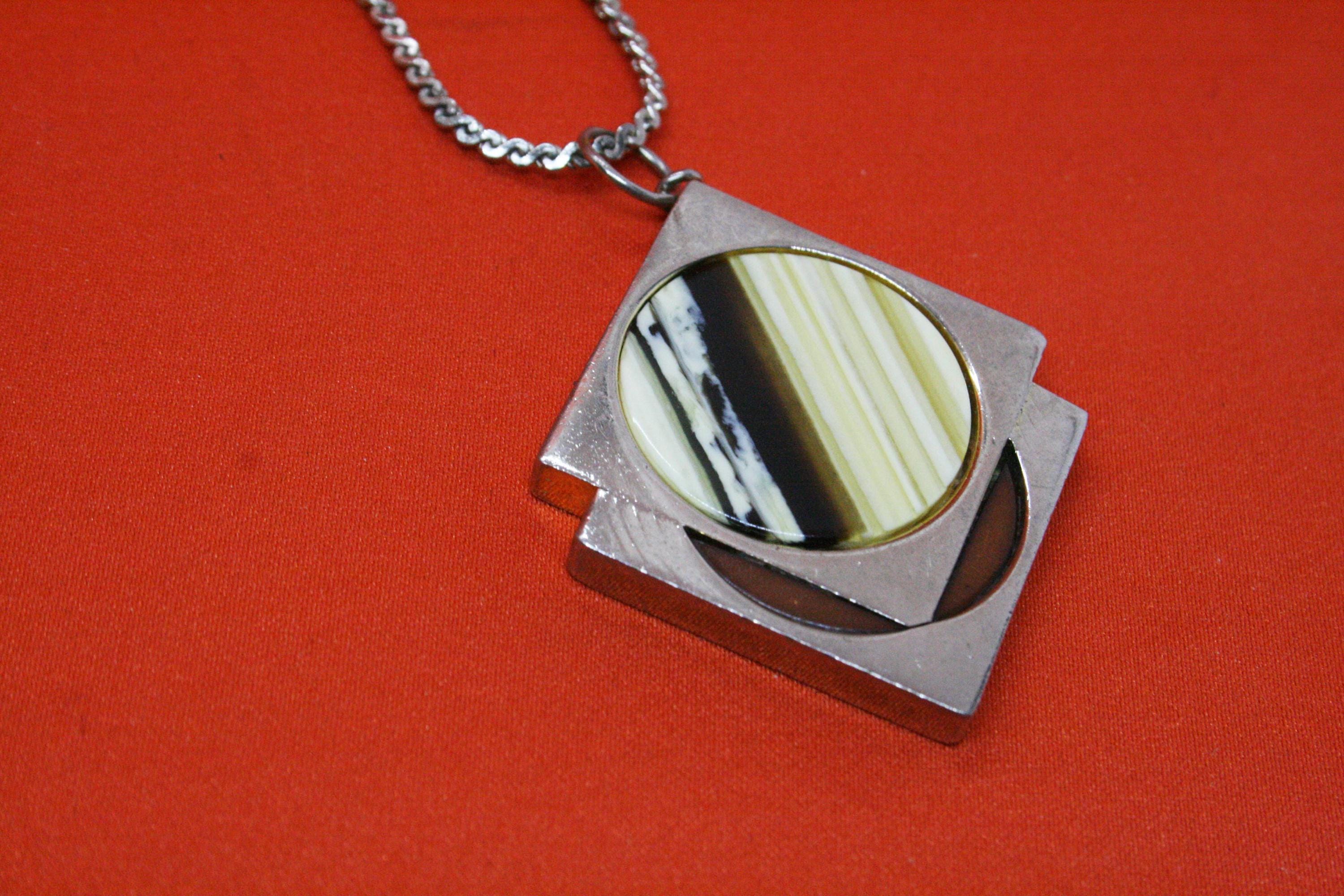 Pendentif Vintage Pierre Cardin Années 60/70 - Grand Modèle En Acier - Occasion - Bijou Rétro