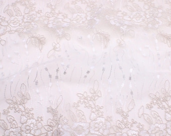 Tela de tul con borde festoneado y encaje bordado para novias - Flores color marfil 1
