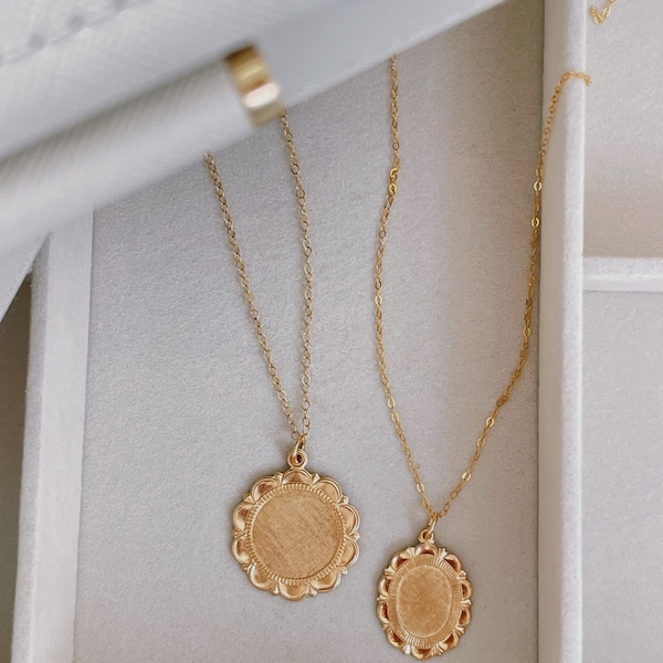 Heirloom necklace / Gold Filled / Flower Scalloped Medallion Oval Pendant / Flower Scalloped necklace / Initial necklace / Pendant necklace