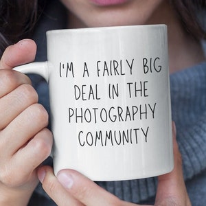 Photographe - Mug photographe - Cadeau - Cadeau pour photographe - Photographie - Étui pour appareil photo - Collier pour appareil photo - Photographe de mariage - Épingle