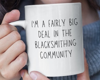 Taza de herrería - Regalo para entusiastas de la herrería - Herramientas de fragua y yunque - Divertida taza de café de herrero - Delantal de herrero - Regalo de taller