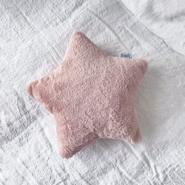 Coussin étoile en fausse fourrure rose poudré, coussin décoratif moelleux en forme d'étoile, cadeau de baby shower mignon super doux, décoration de chambre d'enfant céleste