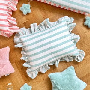 Striped Linen Pillow Case with Ruffles, Ruffled Mint White Pillowcase, Vintage Style Pillow Cover with Envelop Closure, Bedding with Frills