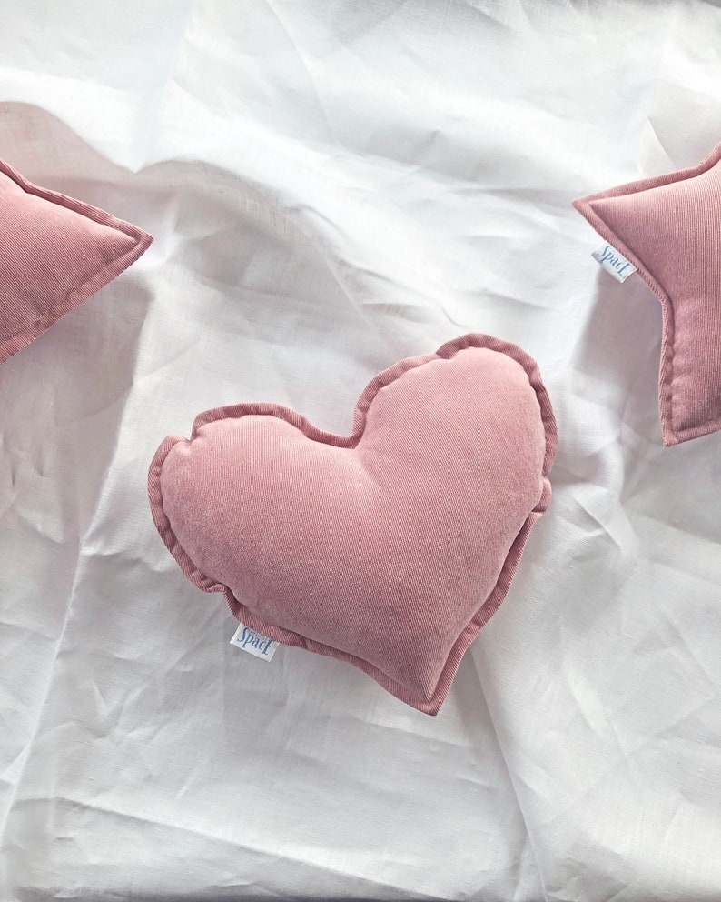 Velvet heart pillow Clearance