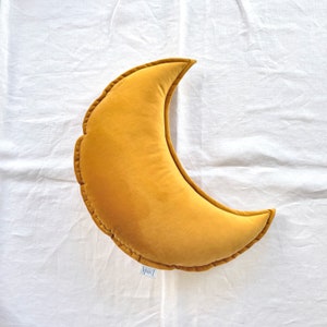 Mustard Velvet Crescent Moon Cushion, Half Moon Decorative Pillow, Celestial Kids Room Nursery Decor, Newborn Photo Prop, Baby shower Gift