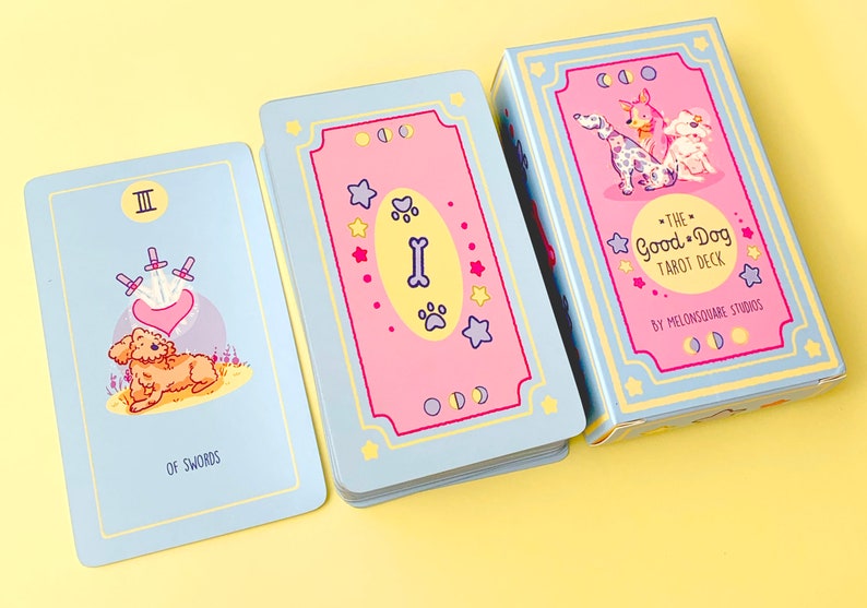 Baraja de Tarot "El Buen Perro": Cartas únicas de Tarot con temática canina: el regalo perfecto para amantes de los perros y entusiastas del Tarot. Tarot Deck-Tuck Box