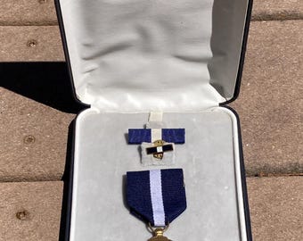 Vintage National Defense US Military Service Medal Red Yellow Blue