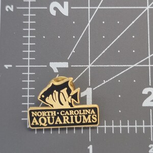 North Carolina Aquariums Tropical Fish Marine Life Vintage Pin image 4