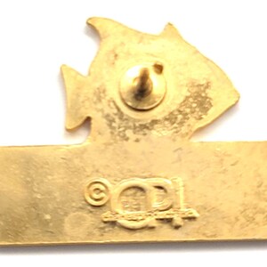 North Carolina Aquariums Tropical Fish Marine Life Vintage Pin image 3