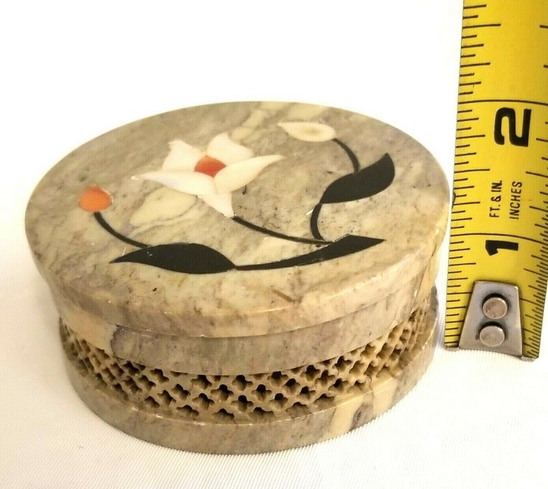 Vintage Hand Carved Stone Marble Floral Box Mother of Pearl Flowers Inlay White Flowers Trinket Box Jewelry Box Made In India Home D\u00e9cor