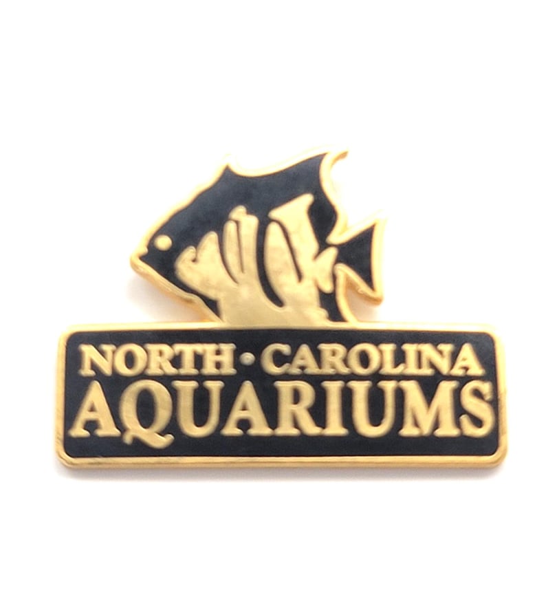 North Carolina Aquariums Tropical Fish Marine Life Vintage Pin image 1