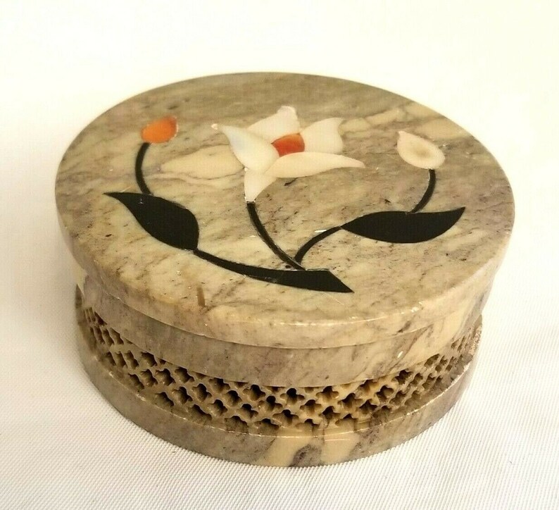 Vintage Hand Carved Stone Marble Floral Box Mother of Pearl Flowers Inlay White Flowers Trinket Box Jewelry Box Made In India Home D\u00e9cor