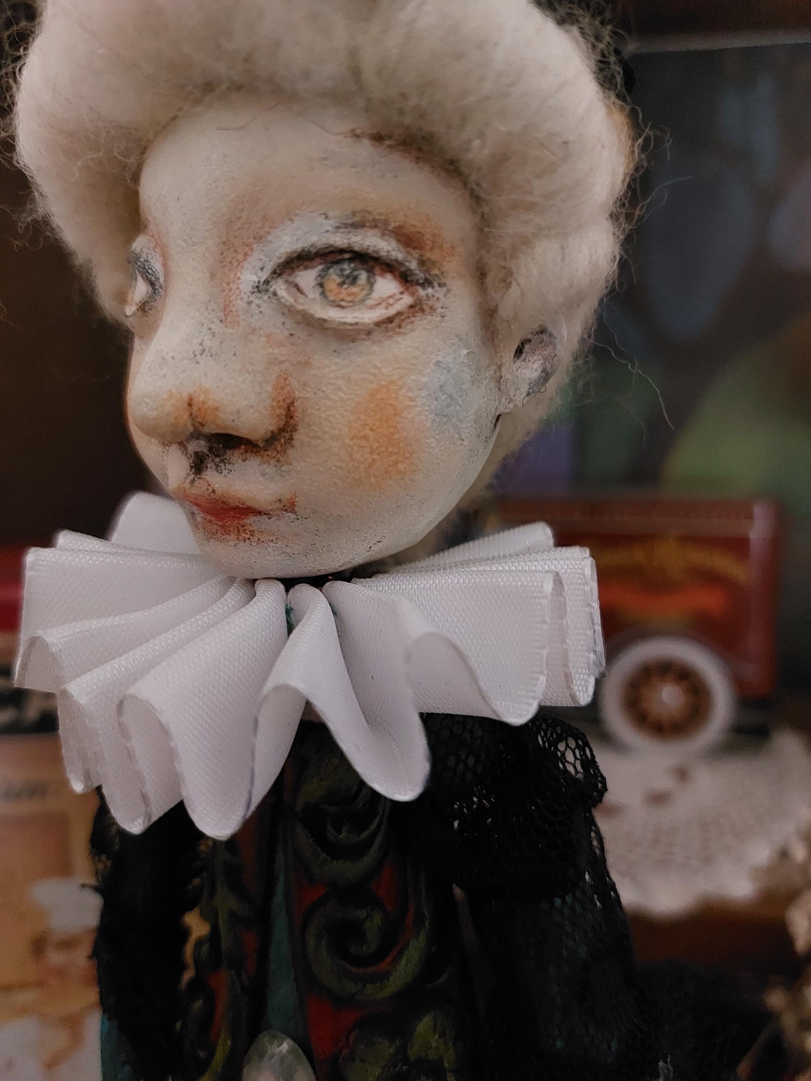 Puppet Making: Painting a Papier Mache Puppet Head : 8 Steps