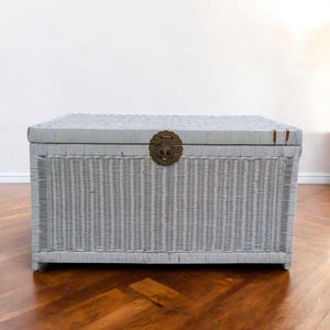 Vintage White Wicker Trunk – Coastal Boho Storage Chest, 35.5" Wide image 12