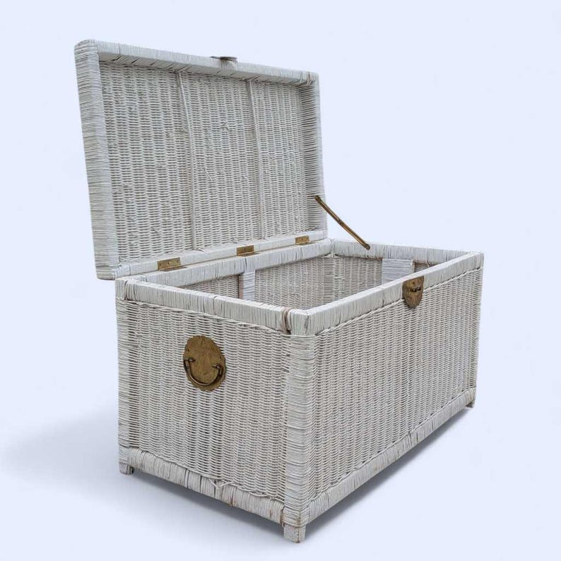 Vintage White Wicker Trunk – Coastal Boho Storage Chest, 35.5" Wide image 4