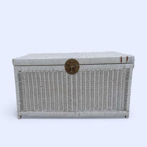 Vintage White Wicker Trunk – Coastal Boho Storage Chest, 35.5" Wide image 9